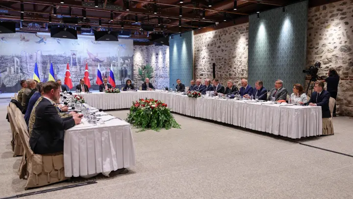 Bloomberg выдал место и время второго раунда переговоров России и Украины. Верим?