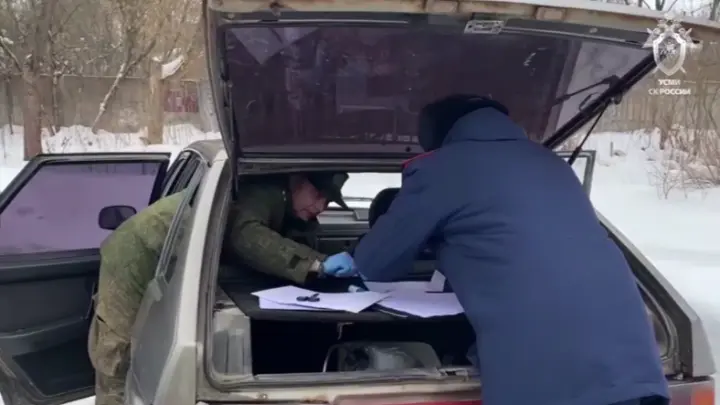 Осмотр машины подозреваемого в похищении 9-летней девочки в Смоленске показали на видео