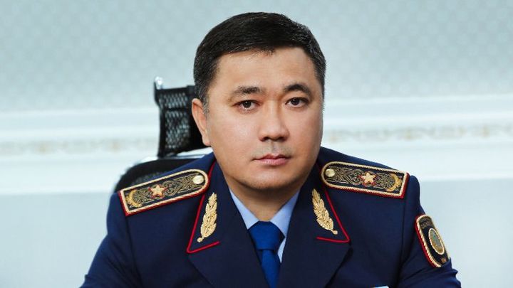 Генерал полиции в Казахстане объявлен в розыск по делу о взятке