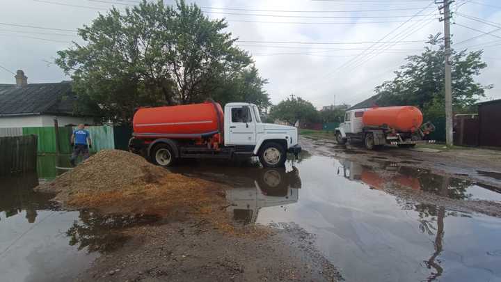 В Кропоткине после ночного ливня подтопило 33 участка и 15 домов