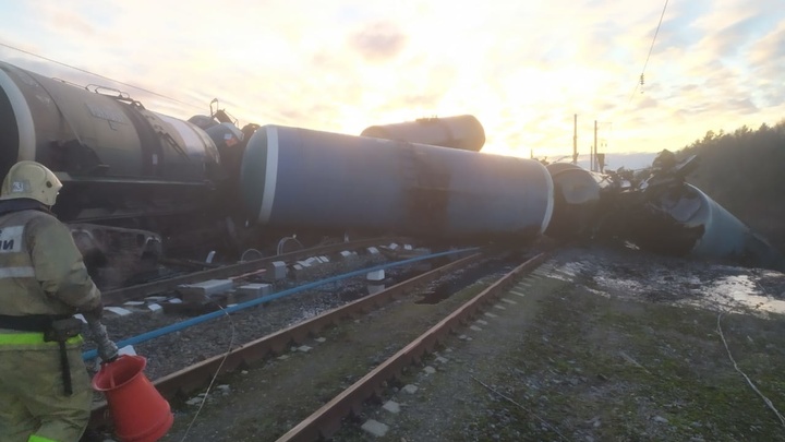 На железнодорожной станции Новки-1 вывезли весь зараженный мазутом грунт