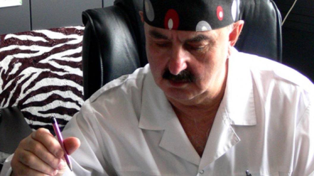 Бейдж врача челюстно лицевого хирурга. Основные этапы развития методов восстановительных операций. Повреждение челюстно лицевой области. Воронеж челюстно-лицевой хирург ходорковский. Перелом скуловой кости верхней челюсти.