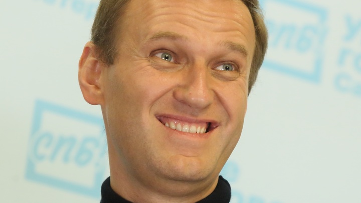 Навальный одним словечком оконфузился с образованием в России. Политолог не сдержался: АААА