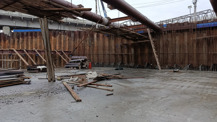 Двое рабочих упали на стройплощадке четвёртого моста в Новосибирске