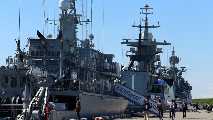 В Петербурге стартовал XI Международный военно-морской салон