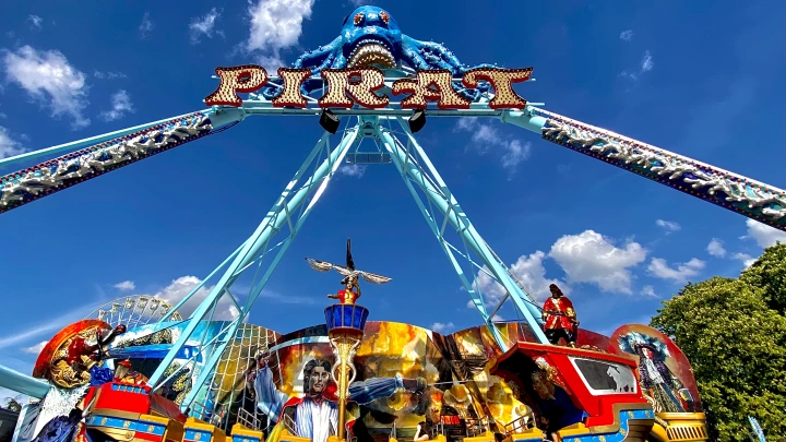 В Париже попытались выдать замуж 9-летнюю украинку. Организаторы свадьбы тут же вызвали полицию, когда узнали, кто жених