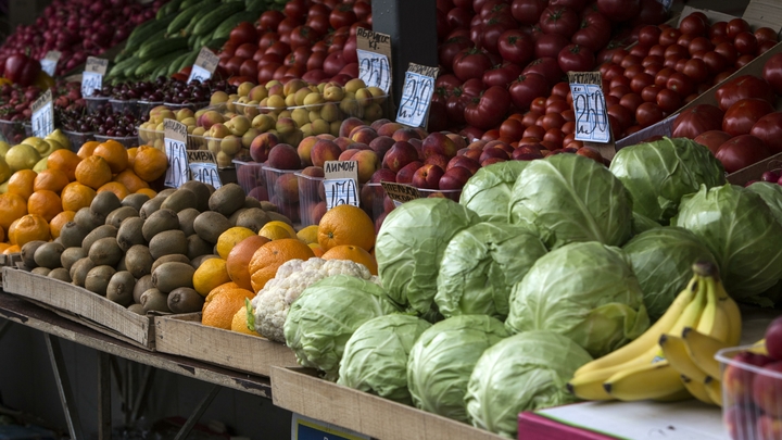 С овощебазы — в военкомат: в Петербурге проверили тысячу мигрантов