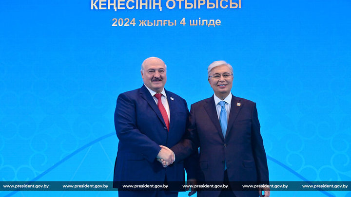 Лукашенко назвал вступление в ШОС подарком ко Дню независимости Белоруссии