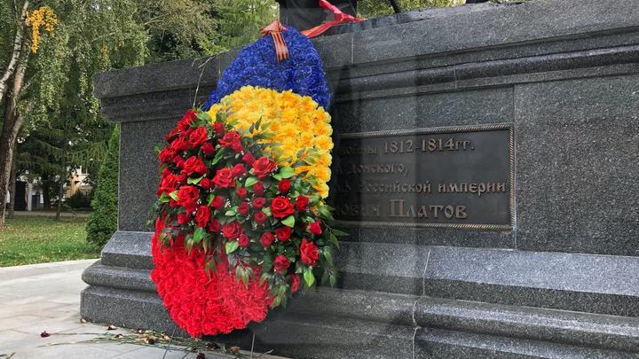 Перестраховался. Житель Москвы вызвал полицию из-за флага Ростовской области