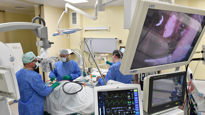 Спаситель для селебрити? Бизнесмен умер после операции в клинике звёздного пластического хирурга