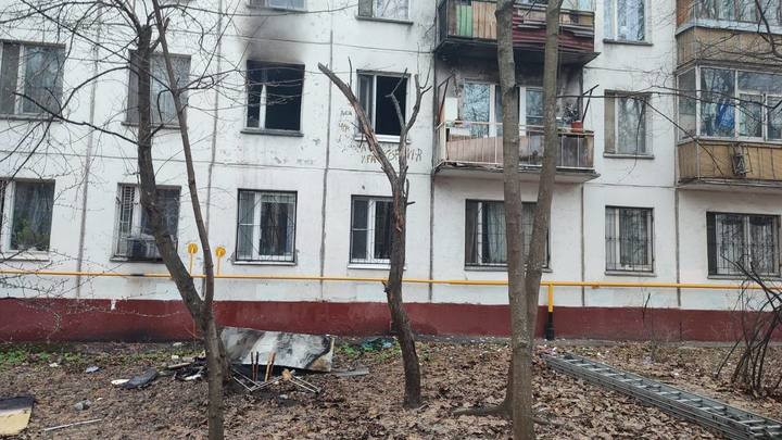 Москвичка удерживала в горящей квартире свою мать и дочь