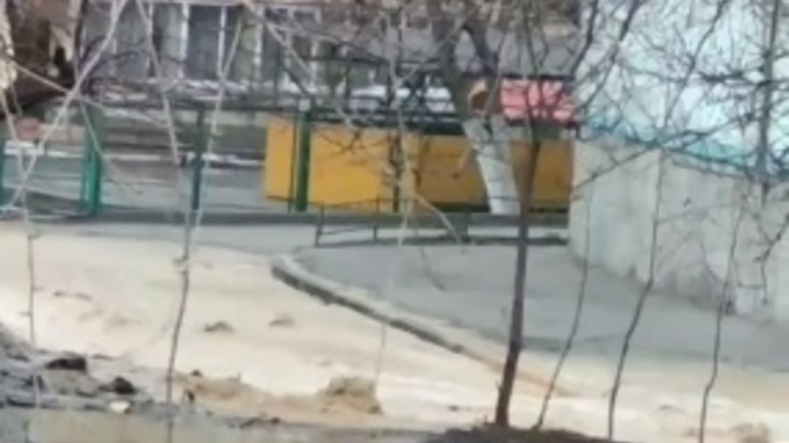Детский сад в Ростове-на-Дону затопило канализацией