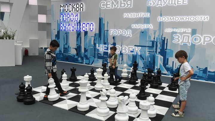 FIDE сохранила ограничения для шахматистов из России