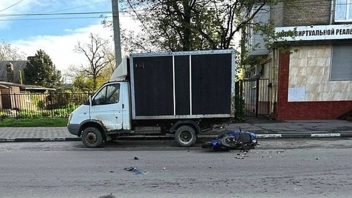 В Ростовской области 63-летний мужчина на полной скорости врезался в автомобиль ГАЗель