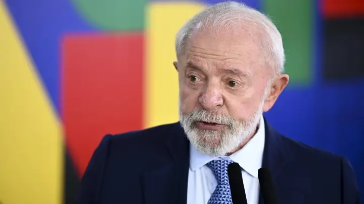 Спецборт ВВС Бразилии сел в Москве: Лула да Силва исполнит обещание?