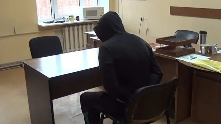 ФСБ обнародовала кадры допроса задержанного за призывы атаковать Москву