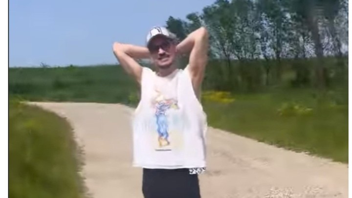 Хочется быть фермером: Дима Билан впечатлился полями Кубани