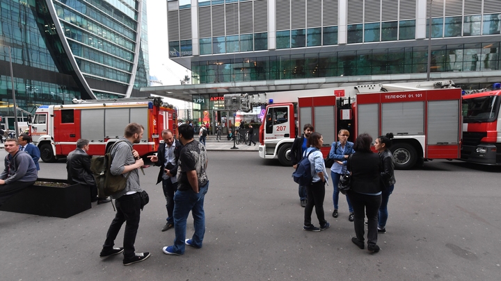 В Екатеринбурге эвакуировали посетителей из крупного торгового центра