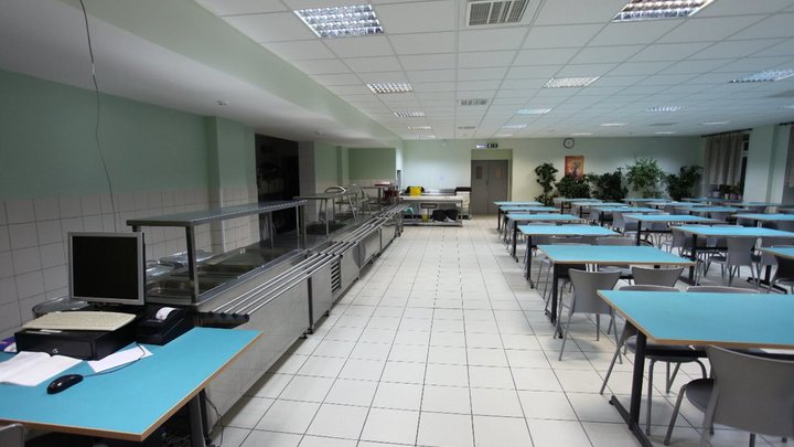 Пищевое отравление выявили у 27 детей в спортивной школе в Якутии