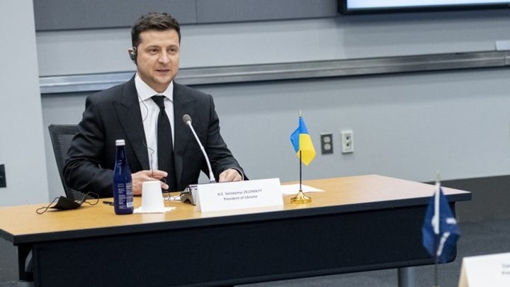 Картинка красноречивее всяких слов: Зеленский не выдержал перед Байденом