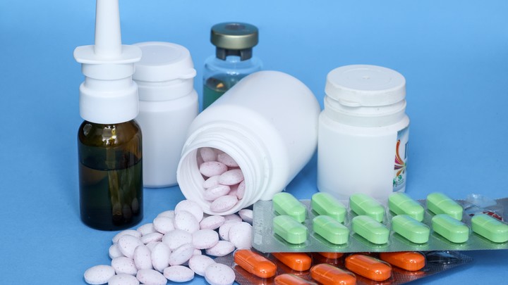 В Петербурге ученик коррекционной школы переборщил с каплями, его спасают врачи