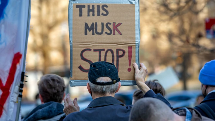 Маск высмеял «независимые медиа» на Украине и в России, которые лишились американских грантов