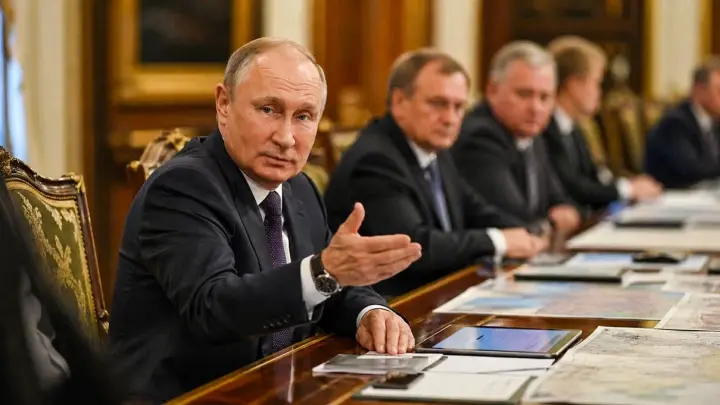 Путин начал рабочий день в Новосибирске с посещения СУНЦ НГУ