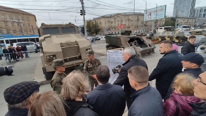 Выставка захваченной техники НАТО открылась в Новосибирске: фоторепортаж