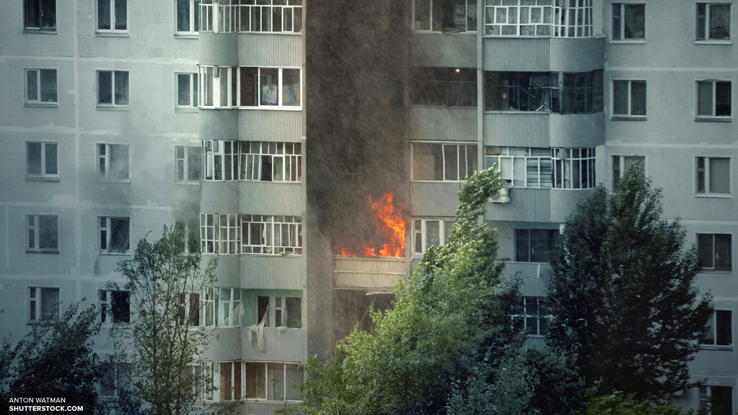 Прохожие в Томске спасли 9-летнего мальчика из полыхающей квартиры Прохожие в Томске спасли 9-летнего мальчика из полыхающей квартиры