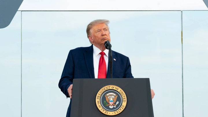 Newsweek раскрыл новые детали в деле Эпштейна: фигурирует имя Трампа