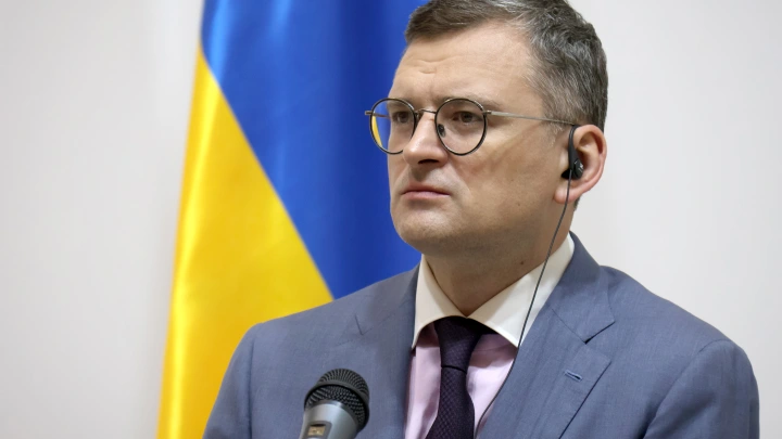 Экс-глава МИД Украины Кулеба сбежал с Украины за считанные часы до запрета