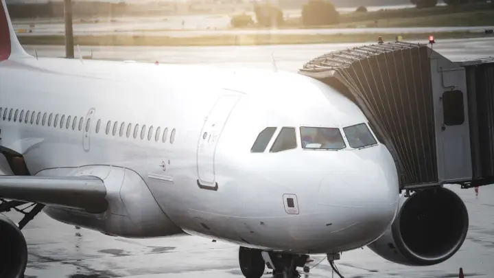 Цена за одно место в чартерном рейсе из Омана в Москву взлетела до €20 тыс