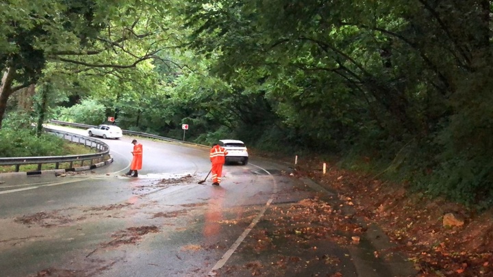 В Сочи за ночь на федеральную трассу А-147 сошли три селя