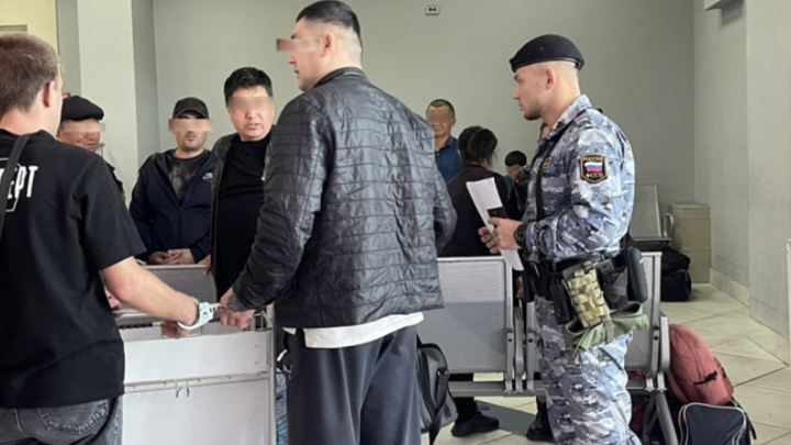 В Новосибирске выдворили мигрантку без ребёнка и мужа