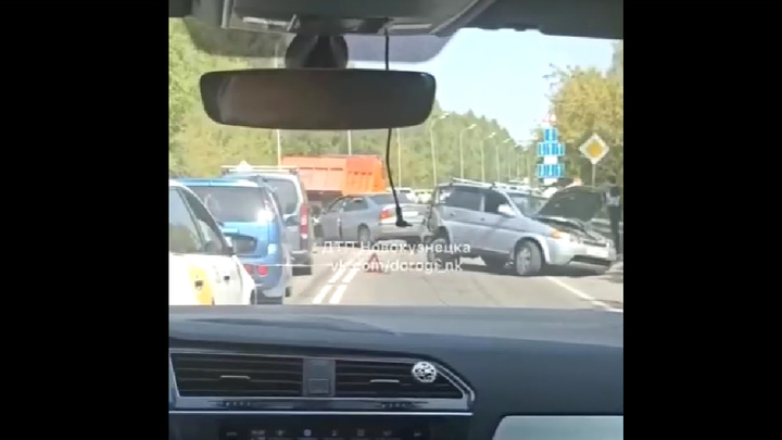 В Новокузнецке произошло ДТП с участием пассажирского автобуса