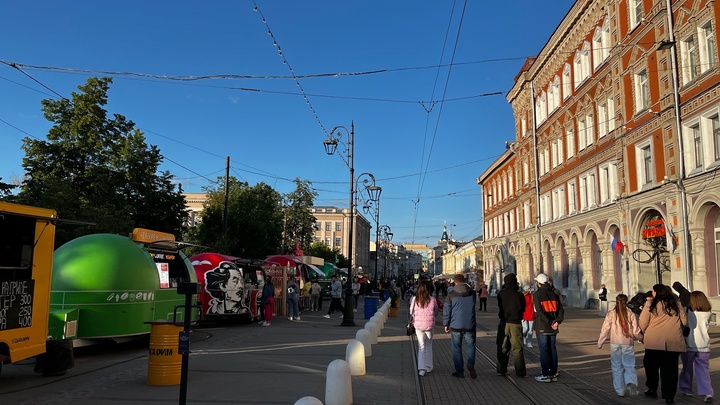 Нижегородка сбила четырёх человек на улице Рождественской