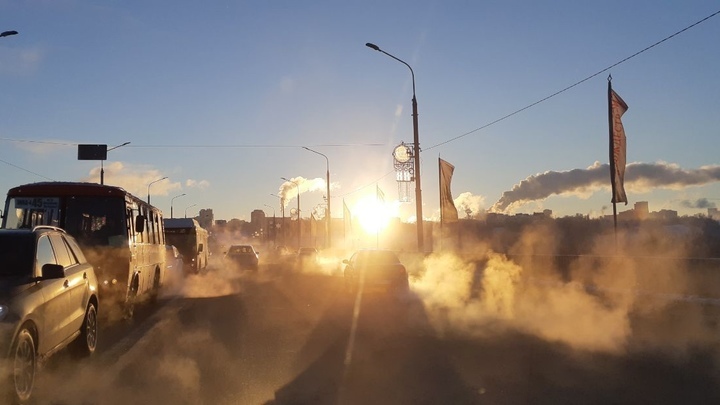 Нижегородский Минздрав: попавшая под колёса автобуса девушка выжила