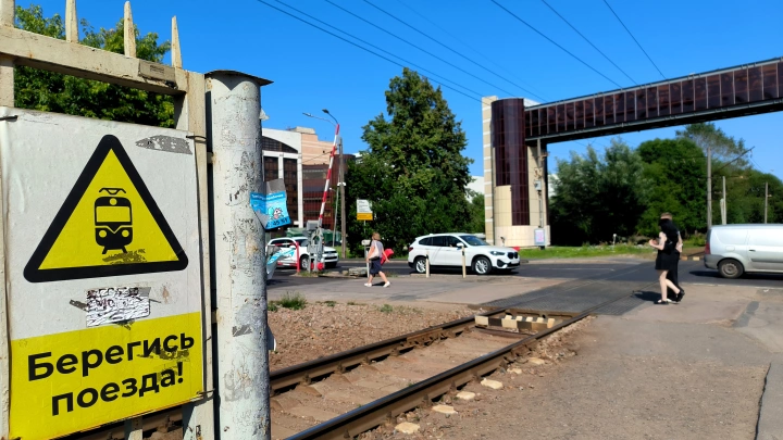 Машинист ударил по тормозам, но было поздно: Трагедия в Ленобласти. Что известно о жутком ДТП с туристическим автобусом