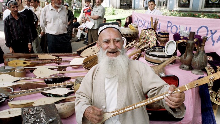 Социологи вычислили наиболее дружелюбную к русским релокантам страну бывшего СССР- Таджикистан