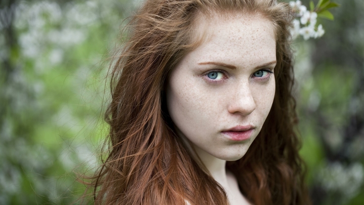 Прыщи, отёки, шелушение: О каких скрытых заболеваниях говорят проблемы с кожей