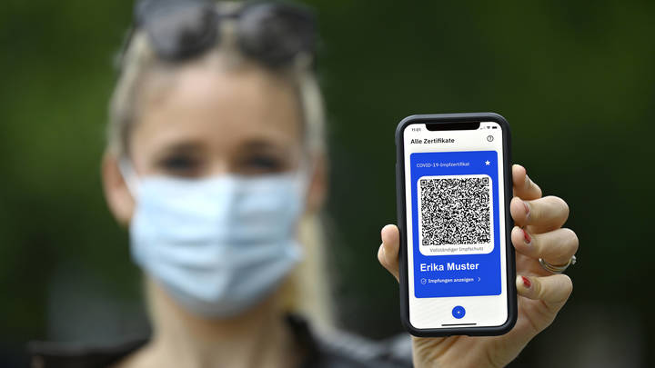 В Новосибирской области хотят ввести систему QR-кодов для посещения заведений общепита