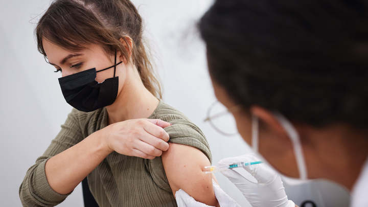 Инфекционист рассказала, как долго Pfizer защищает от COVID