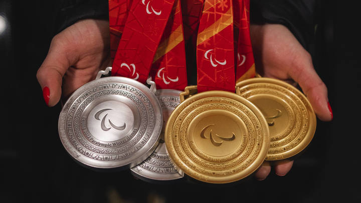 Примеры, которыми стоит гордиться: Русская чемпионка продаёт самое ценное ради бойцов СВО