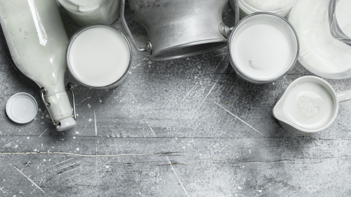 Доктор объяснила, почему йогурты могут есть те, кто молоко на дух не переносит