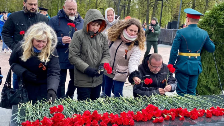 Переехавшие в Нижегородскую область иностранцы посетили парад Победы