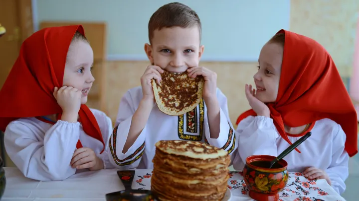 19-летняя петербурженка испекла 173 блина за час и попала в Книгу рекордов