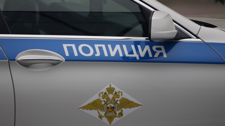 В Челябинске два водителя подрались на дороге напротив здания ГИБДД