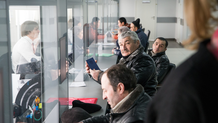 Полиция взялась за мигрантов. Пребывание иностранцев в России ужесточат