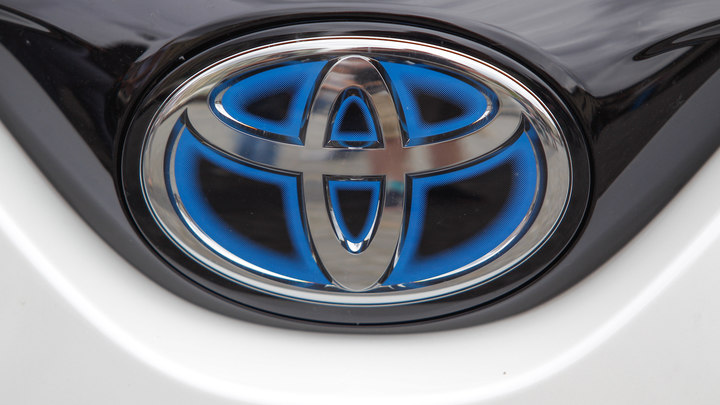 В Японии начались продажи новой Toyota Camry