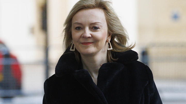 Конфуз Трасс про области России не сняли со счетов: Лавров вынужден общаться